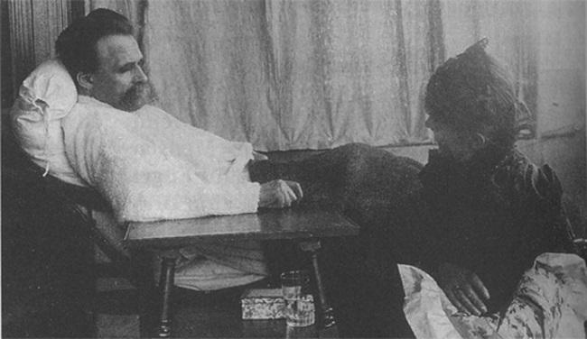 nietzsche-y-su-hermana
